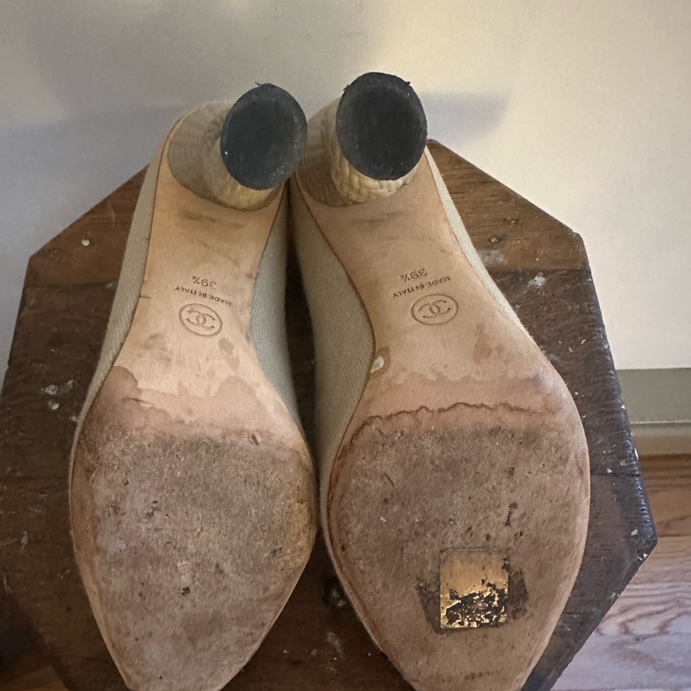 CHANEL Beige and Black Heels with knot Heel 2014 - Picture 5 of 8